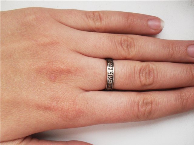 Почему чернеет серебро на теле человека (шее, пальцах, руках): научныепричины и приметы