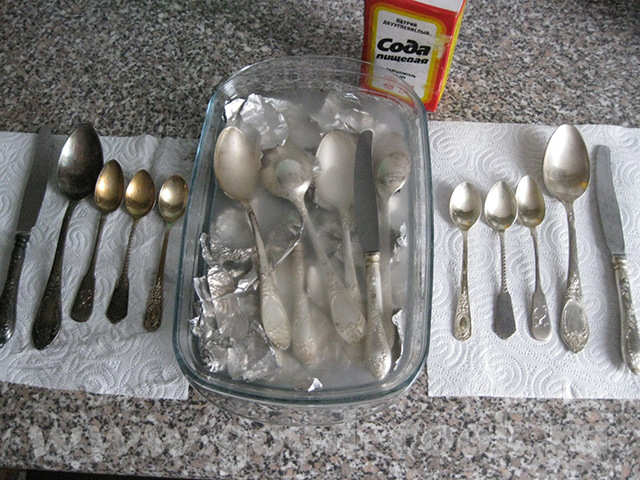 Как почистить столовое серебро в домашних условиях: чистим серебряныеложки, вилки и посуду своими руками